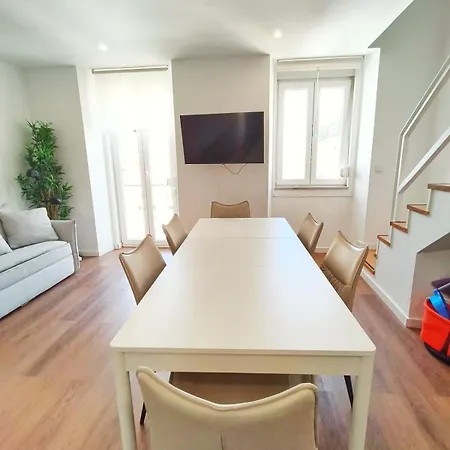 Mivo Balcony Duplex With River View アパート リスボン