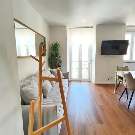 Mivo Balcony Duplex With River View Лиссабон